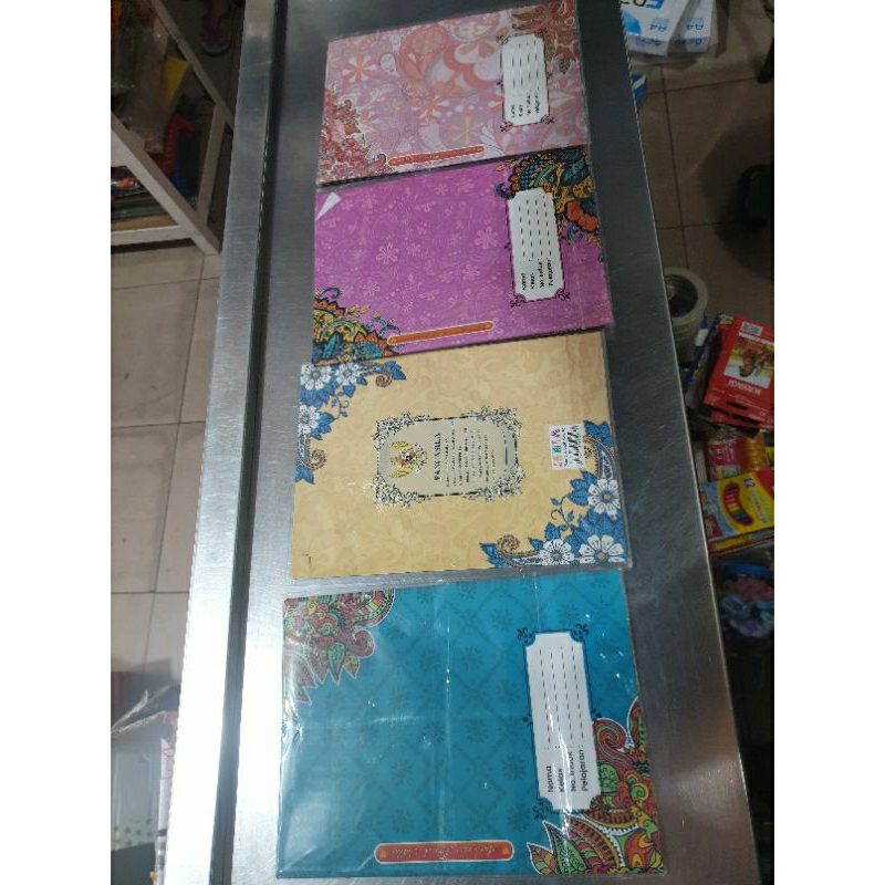 

Sampul Kertas Batik Ukuran Kwarto / Sampul Buku Kertas Coklat Batik / Sampul Buku Tulis Motif Batik Jenia