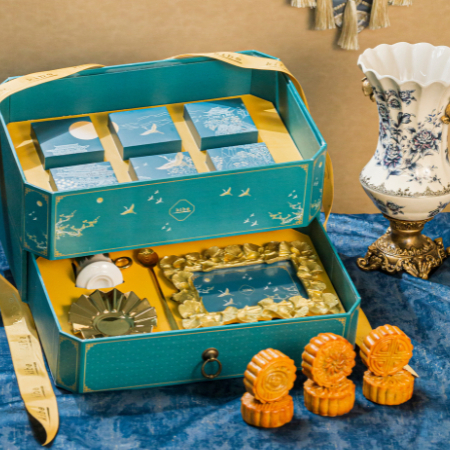 

Emerald Mooncake Hampers