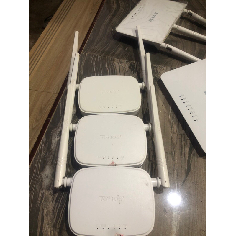 Ruter atau penguat sinyal wifi Tenda N301