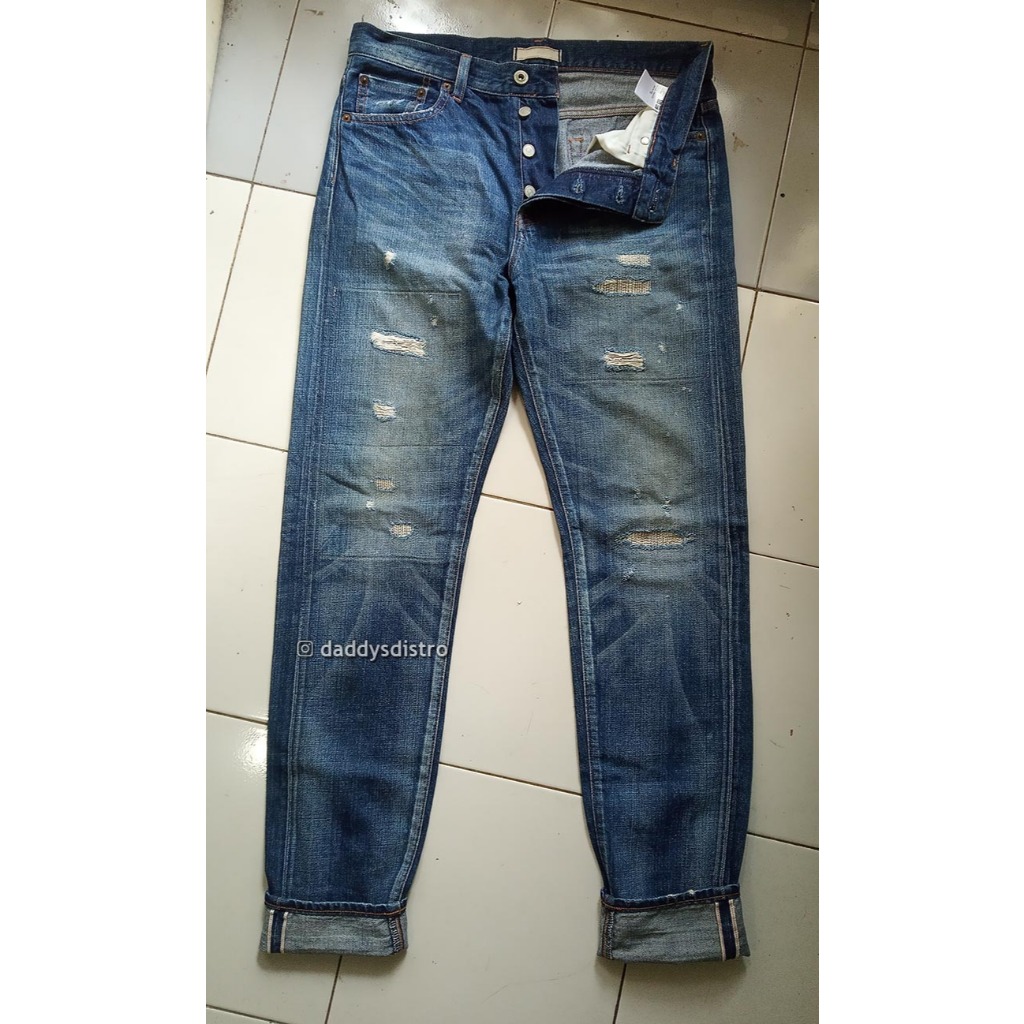 UNIQLO Button Selvedge Ripped Denim Jeans 76cm (30) Original used preloved with Condition / Like NEW