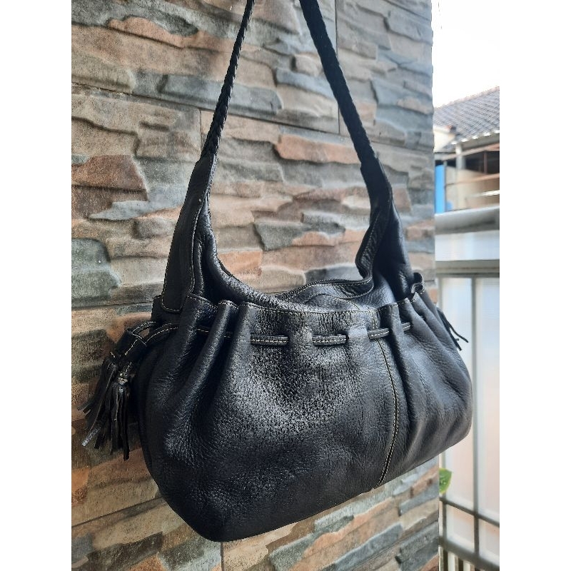 Shoulder Hitam TOMBOY WIZ - TAS PRELOVED BRANDED ORIGINAL