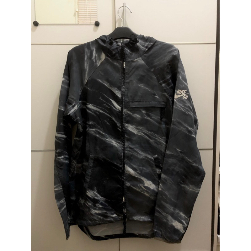 Jaket nike sb