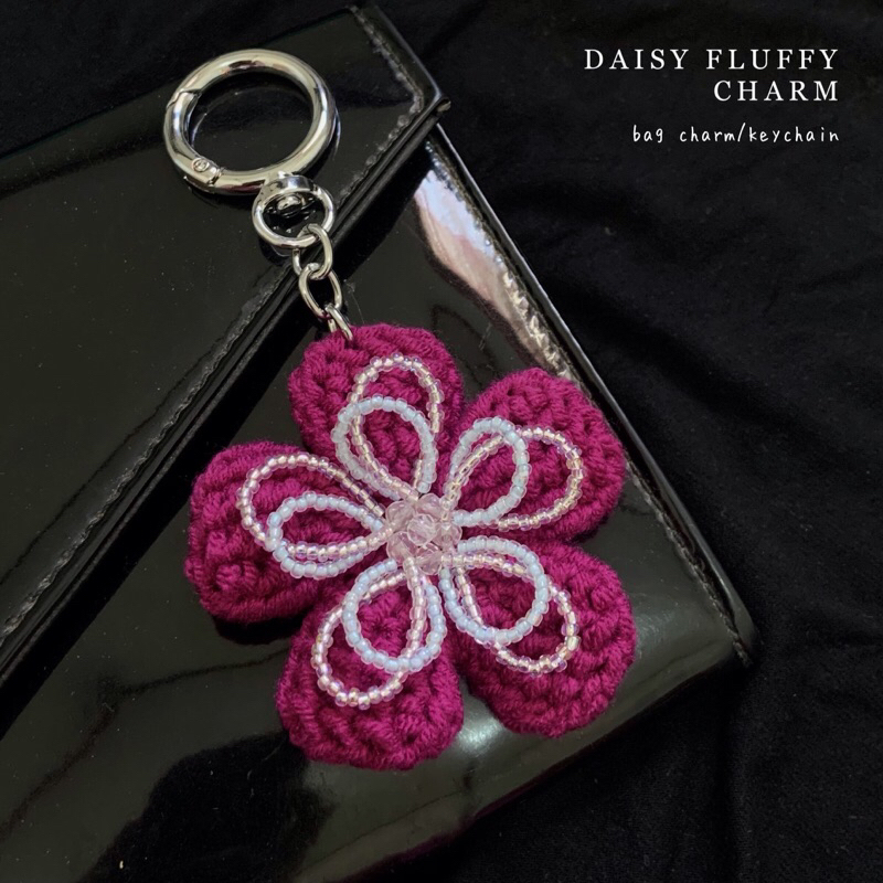 daisy fluffy charm | bag charm/keychain