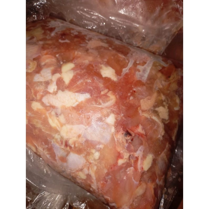 

daging ayam tetelan (trimming)