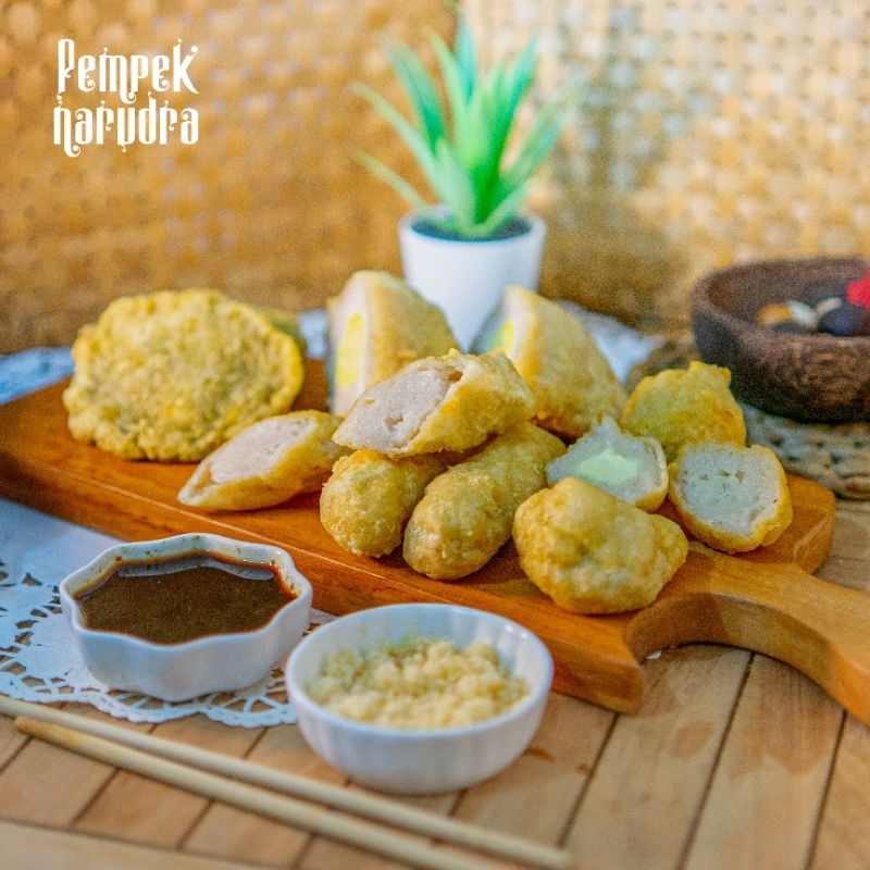 

Pempek Palembang asli Paket Kecil (10pcs pempek kecil)