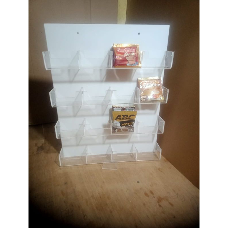 Rak penyimpanan minuman kemasan sachet kopi susu dll