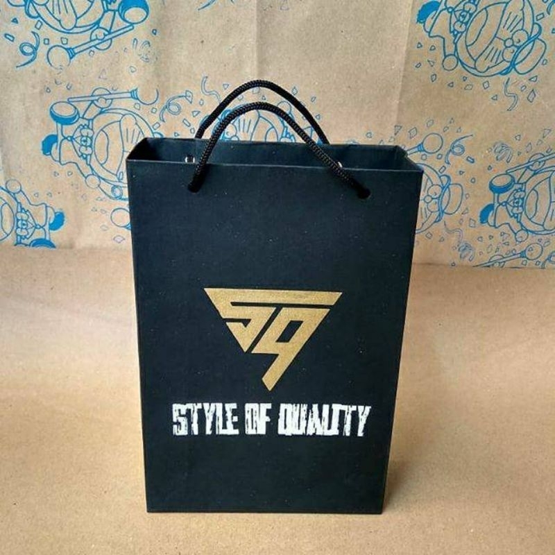 

Paperbag Keren Custom Bahan Jemani - Unik dan Stylish untuk Berbagai Acara, Cocok untuk Hadiah dan Souvenir! Desain Menarik, Ramah Lingkungan, dan Tahan Lama - Pilihan Tepat untuk Gaya Hidup Modern!