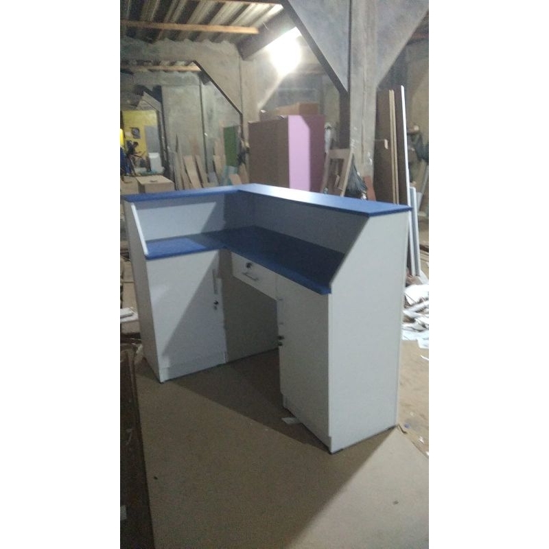 meja kasir bentuk L meja resepsionis meja klinik meja kantor meja brilink putih biru