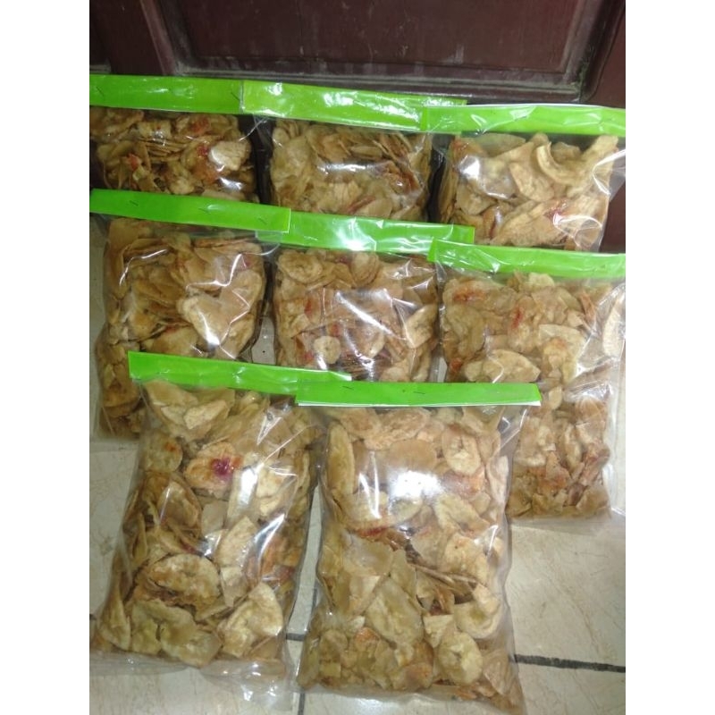 

SRIPING PISANG PEDAS/KERIPIK PISANG PEDAS RENYAH KEMASAN 250GR