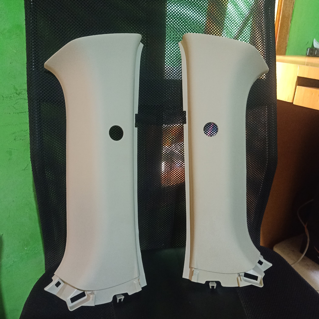 Cover Tiang Atas / Pilar Kecil Doortrim Belakang Avanza 2012-2021