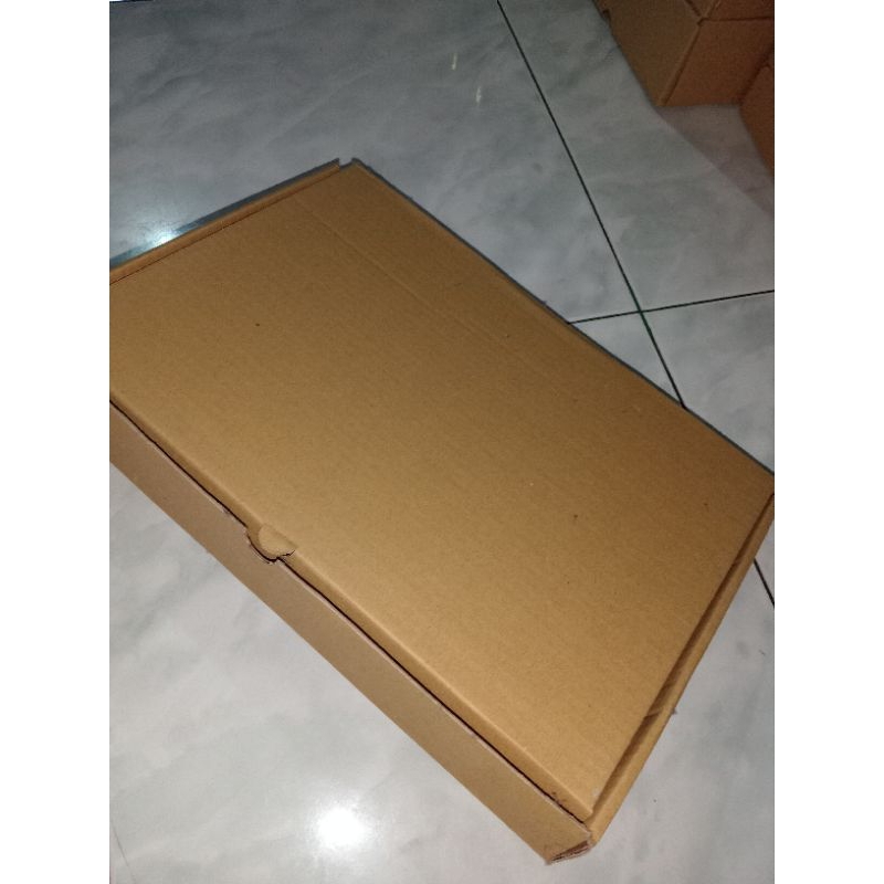 

Box Kotak Kardus Tebal untuk Hampers/Pizza size 30x30x5cm