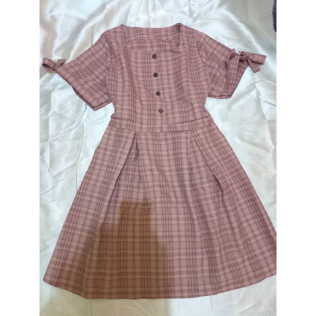 Dress kotak-kotak pink