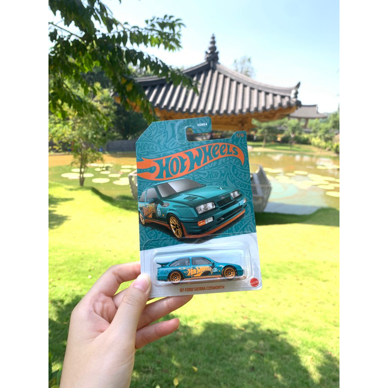 hotwheels 56th anniversary 87 ford sierra cosworth