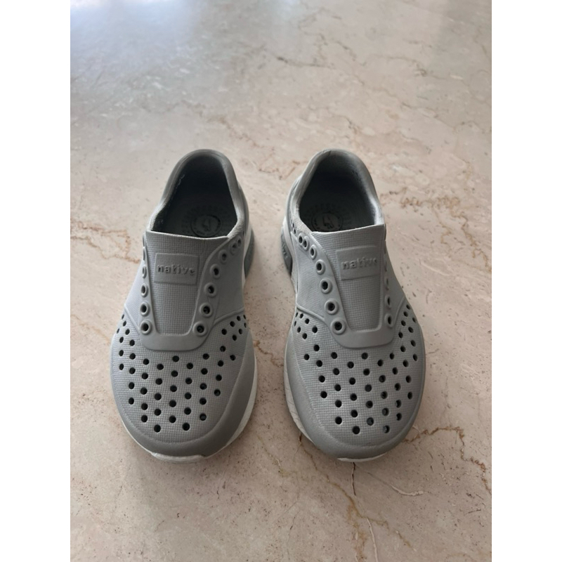 Preloved Native Shoes Sepatu karet waterproof Sz 29