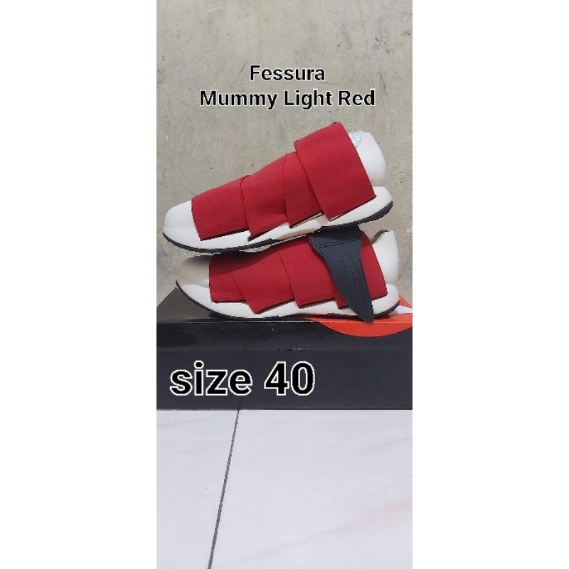 fessura mummy light red