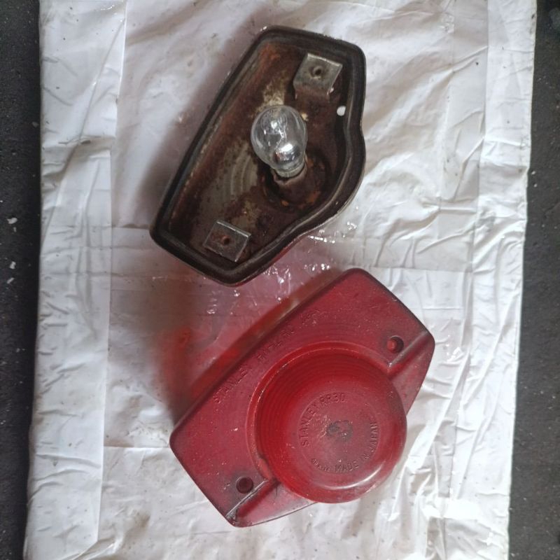 lampu belakang honda cb100 original