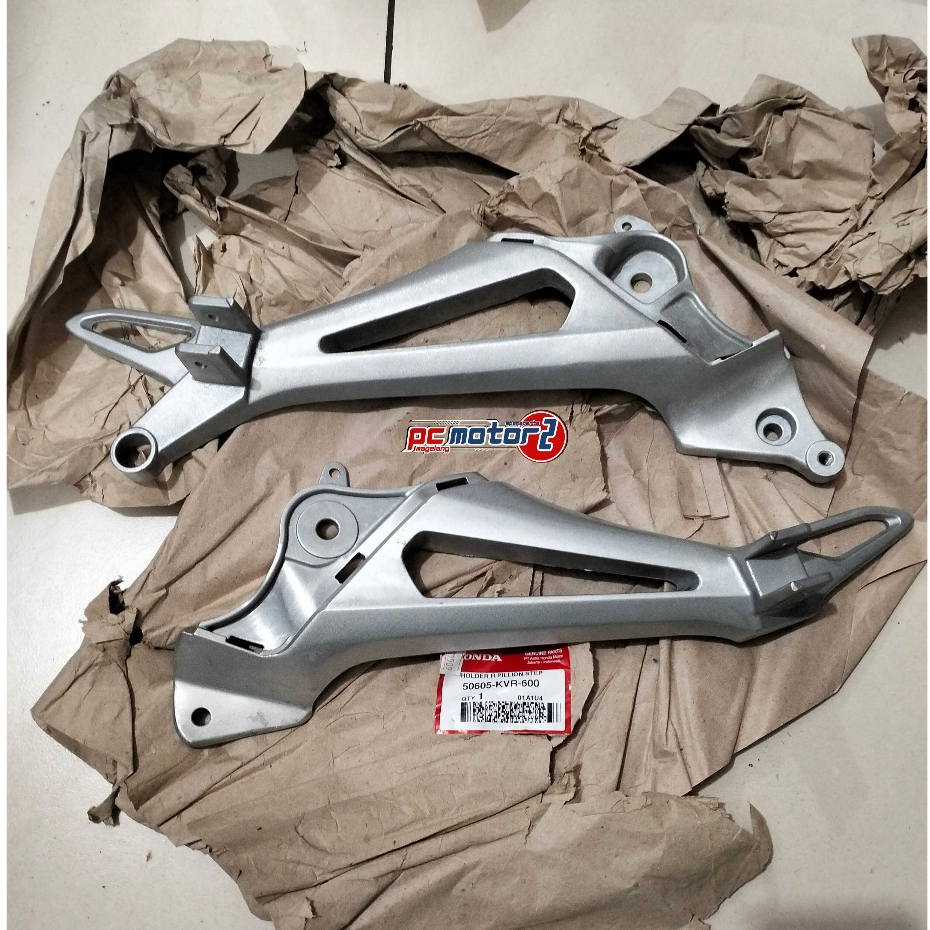 dudukan step footstep belakang SET KANAN KIRI honda REVO 110 SUPRA X125 50605-KVR-600 original