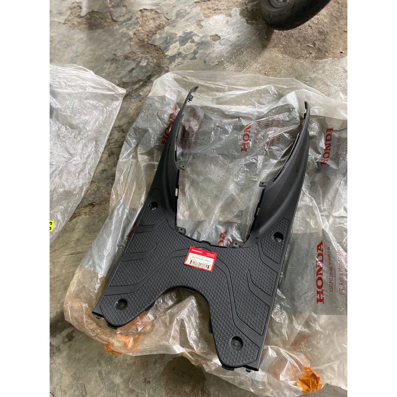 6431A-KZL-A00ZA PIJAKAN KAKI ATAS LANTAI ATAS SPACY FI SPACY KARBU ORIGINAL AHM