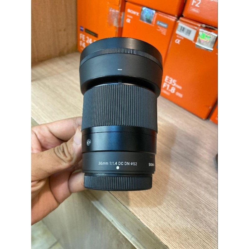 Lensa sigma 30mm f1.4 for sony  - Lensa sigma 30mm f1.4 for sony