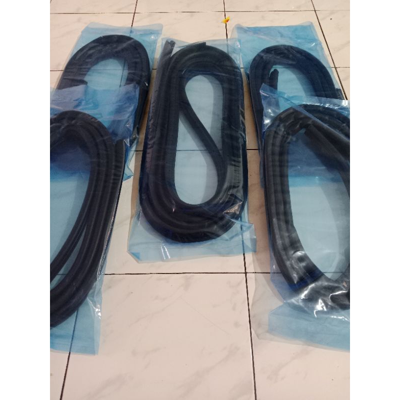 karet balon pintu karet body set mobil daihatsu sirion all varian