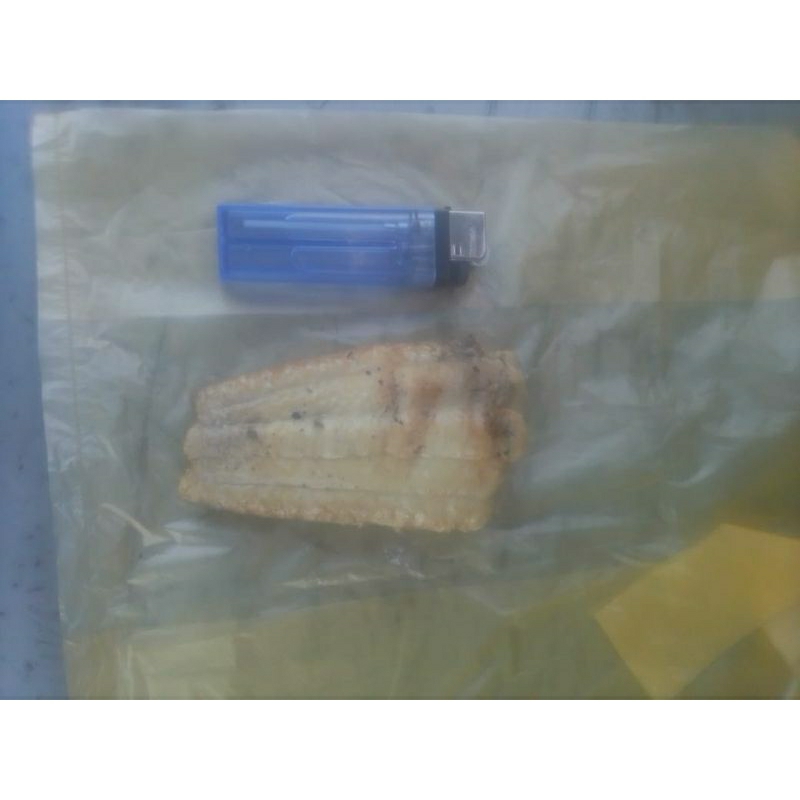 

Ikan Panggang Asap Cucut / Hiu 1 bungkus isi 4 iris