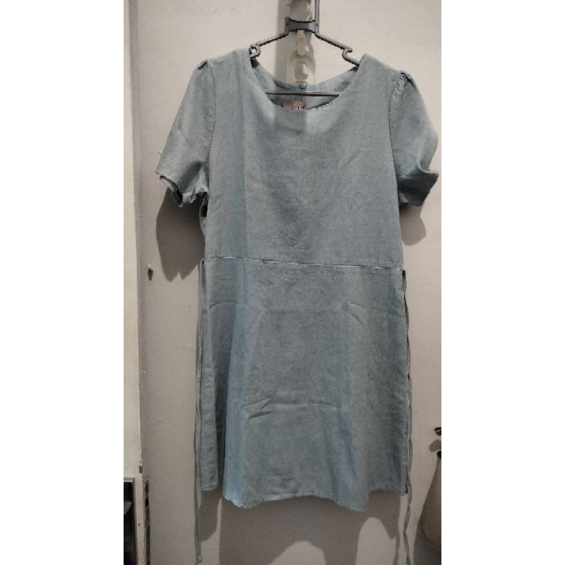 Dress pendek warna denim