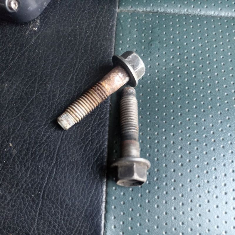 baut breket engine monting transmisi grand Livina