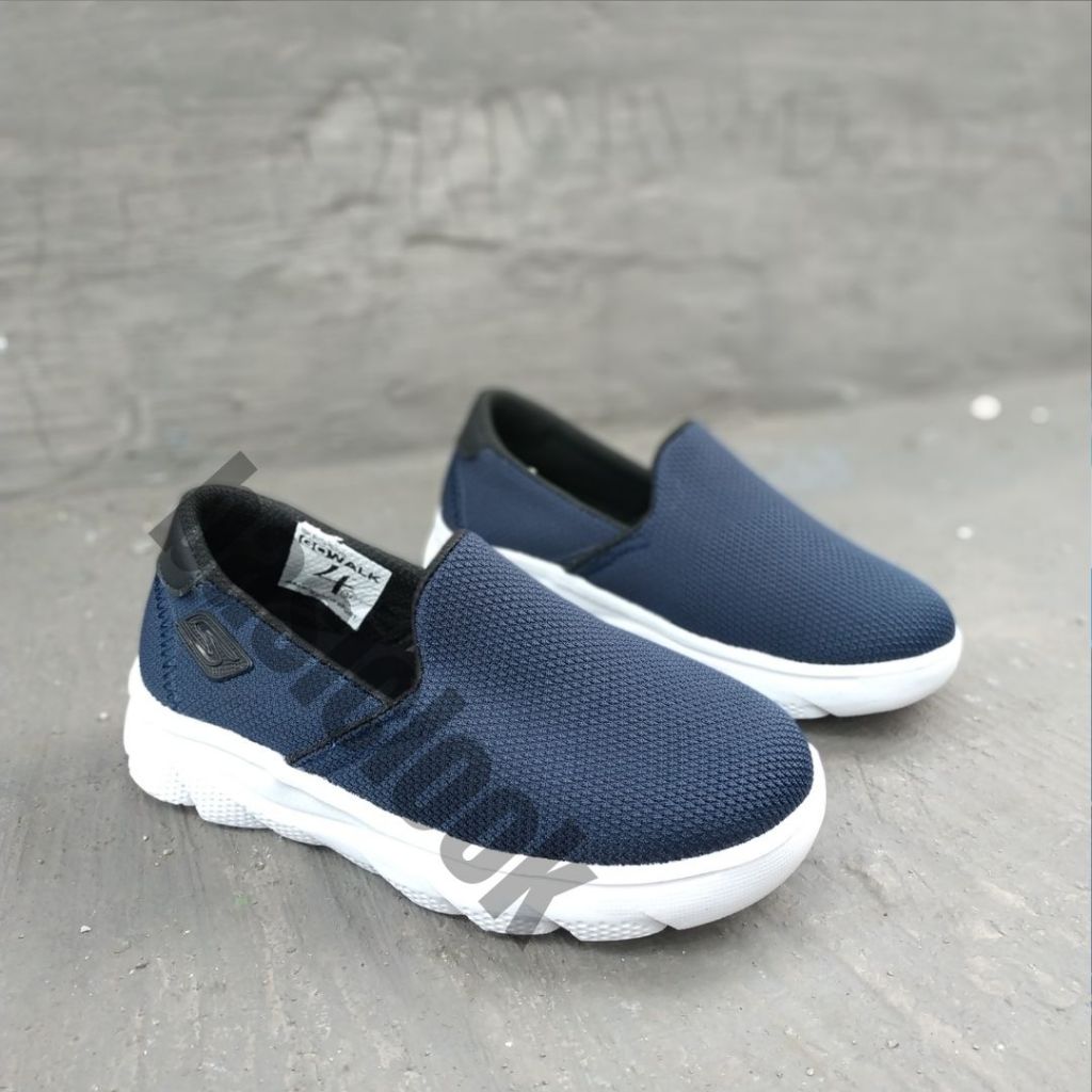 SEPATU SLIP ON ANAK SKECHERS GO WALK SEPATU KETS KIDS MADE IN VIETNAM