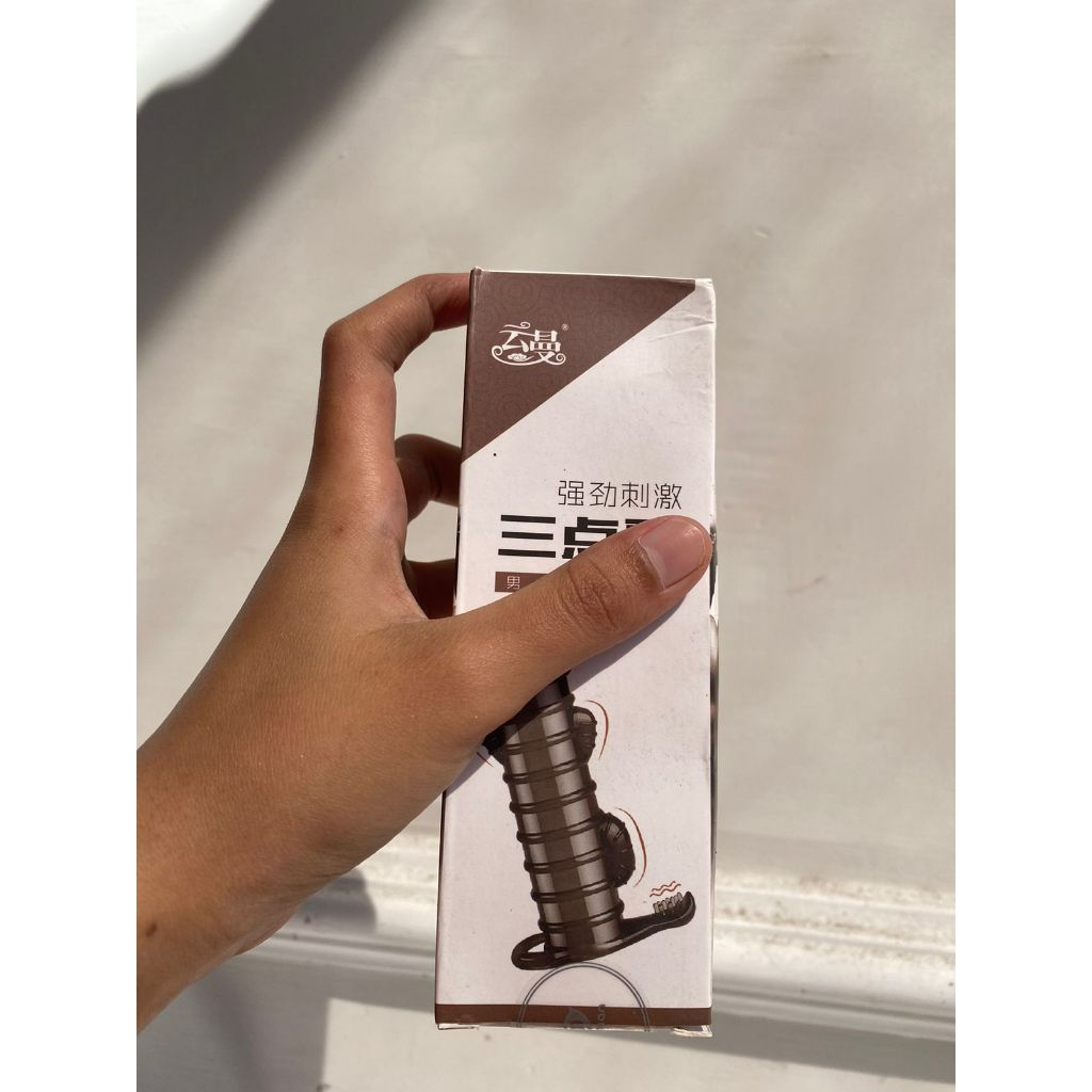 

KOTAK KADO FORMAL HITAM PUTIH