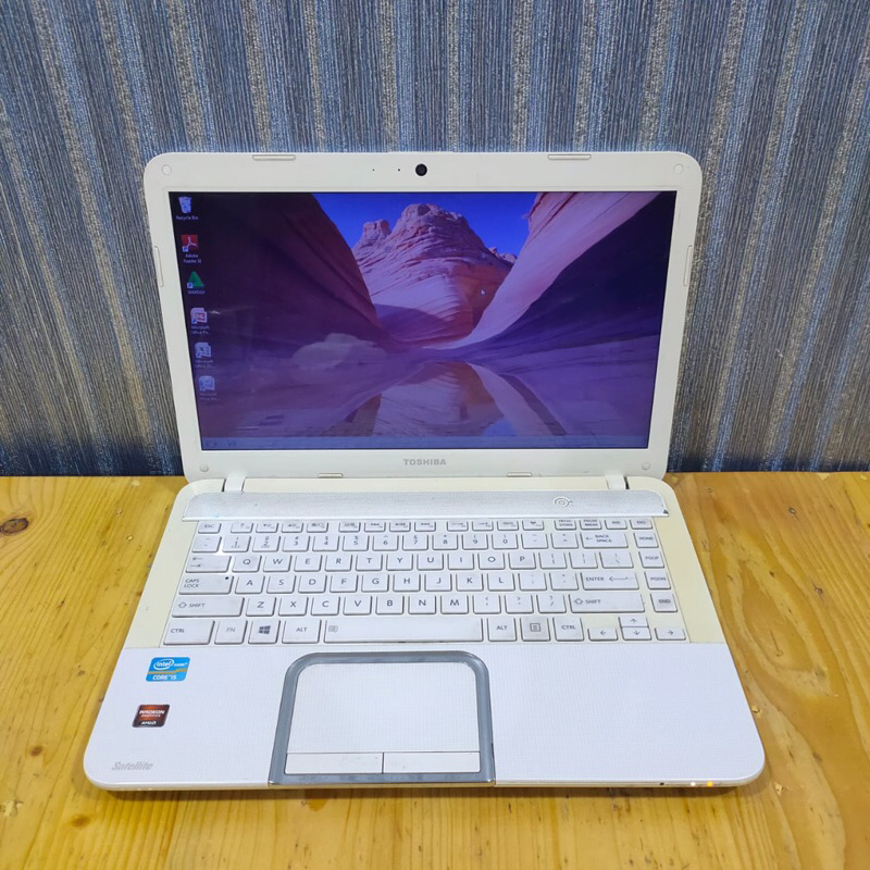 Laptop Toshiba Satelite L840, Core i5-3230M, Amd Radeon Hd 7600M 2Gb, Ram 4/500Gb, White