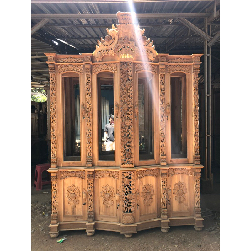 Lemari Hias 4 Pintu Kayu Jati Bufet Pajangan Ukir Jepara Lemari Mahkota