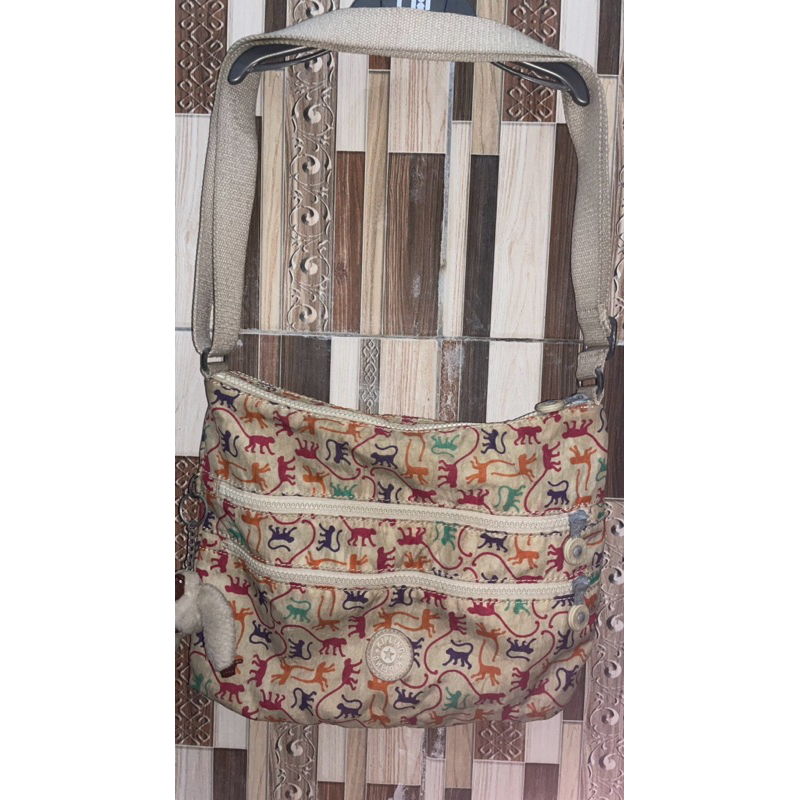 Preloved Tas Kipling