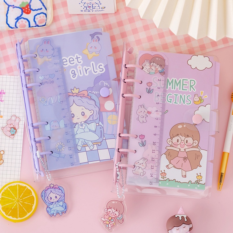 

Bayar Di Tempat Buku binder A6 isi kertas 1 lembar Korean cute girl PVC clear cover 6 ring Buku catatan isi ulang looseleaf Binder bahan cover silikon transparan Jurnal wisatawan DIY scrapbook Daily planner Spiral Notebook Aesthetic Lucu Unik Murah Ala
