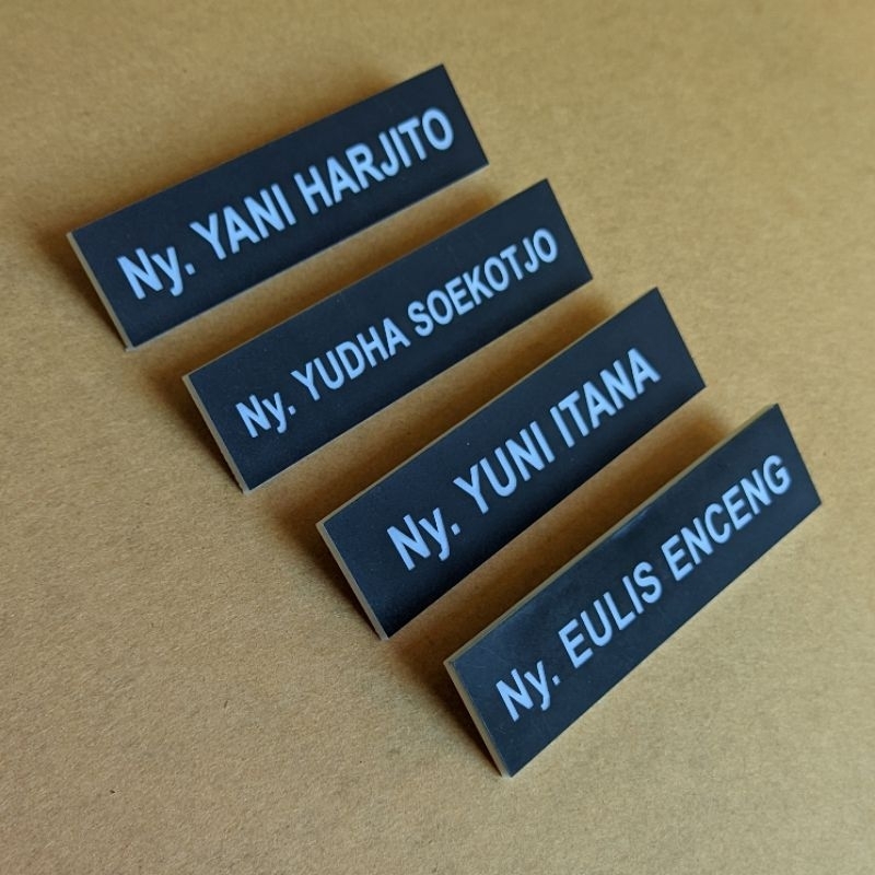 

name tag | nama dada | papan nama dada | akrilik | grafir