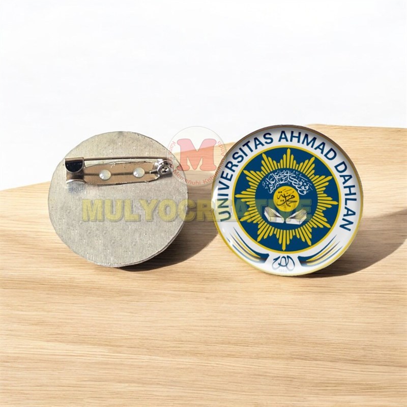 Pin UAD Lencana Pin Logo Universitas Ahmad Dahlan