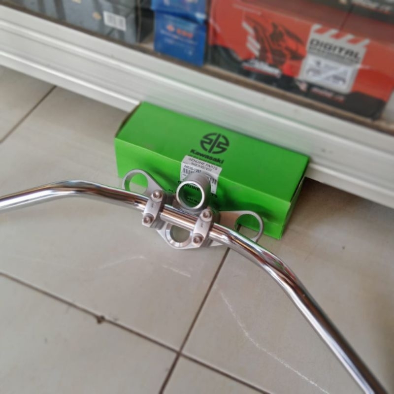 segitiga atas ninja r old original Kawasaki set stang ninja r old T atas ninja r old