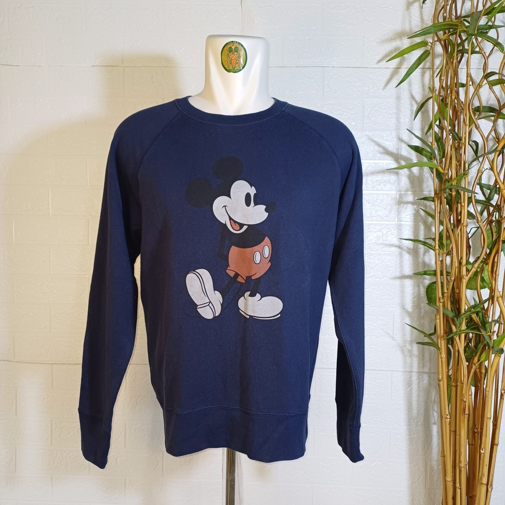 SWEATER CREWNECK UNIQLO DISNEY MICKEY SIZE L-M (SECOND BRANDED) DONGKER CN0192