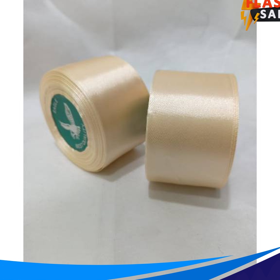 

FANTASTIS Pita satin cream 15 inch 4 cm Per roll