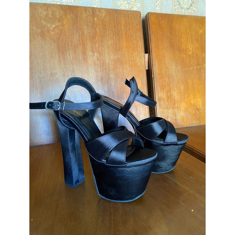 Heels 17cm hitam satin size 35/36 preloved belum pernah pakai