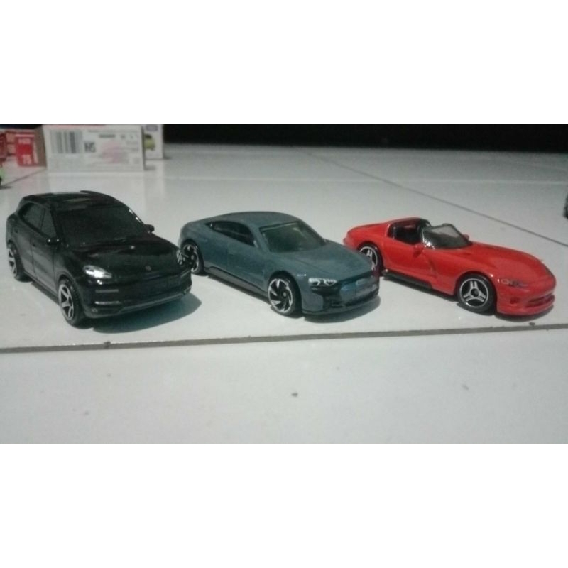 diecast matchbox porsche cayenne turbo hot wheels audi rs e-tron gt dodge viper