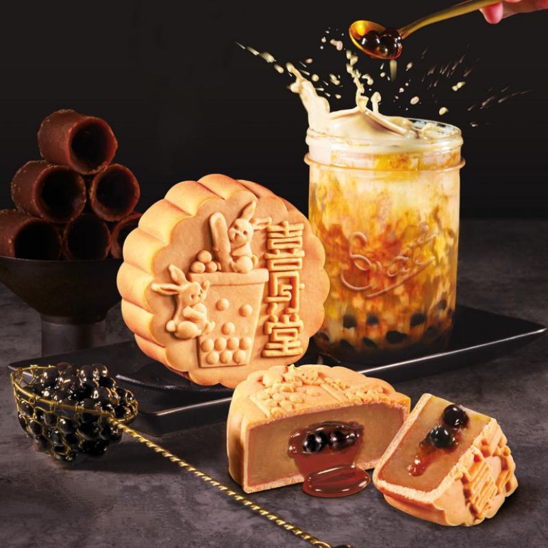 

Mooncake Thai bobba tea with caramel infused