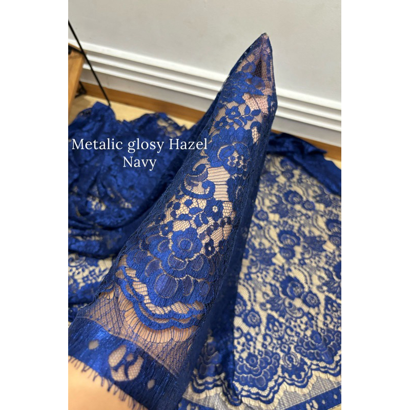 KAIN KEBAYA METALIK GLOSY HAZEL UNTUK 2 KEBAYA DAN 1 KEBAYA