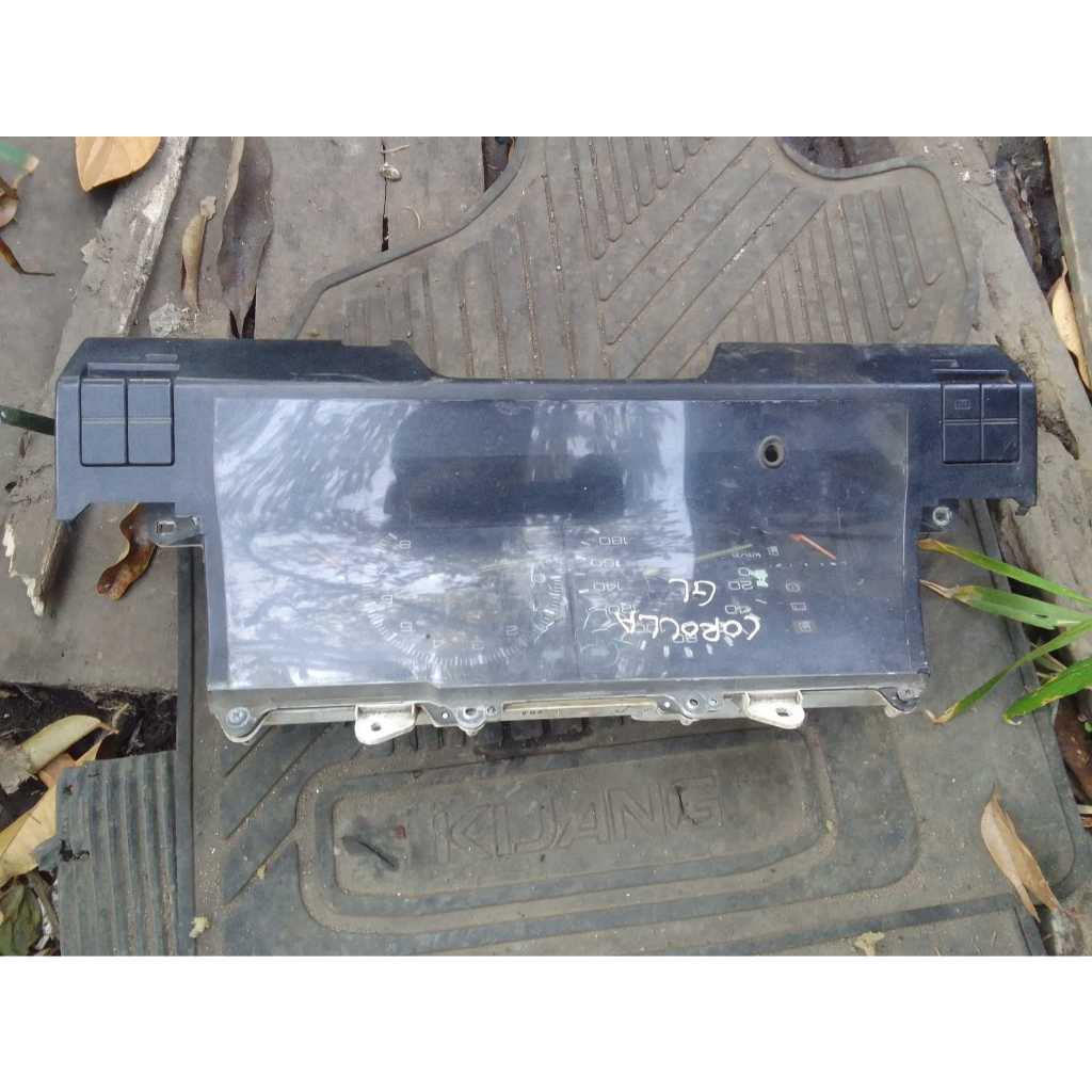 Speedometer Toyota Corolla GL