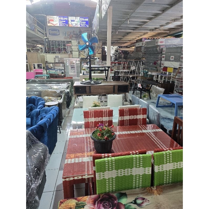 MEJA MAKAN ROTAN PLUS KACA