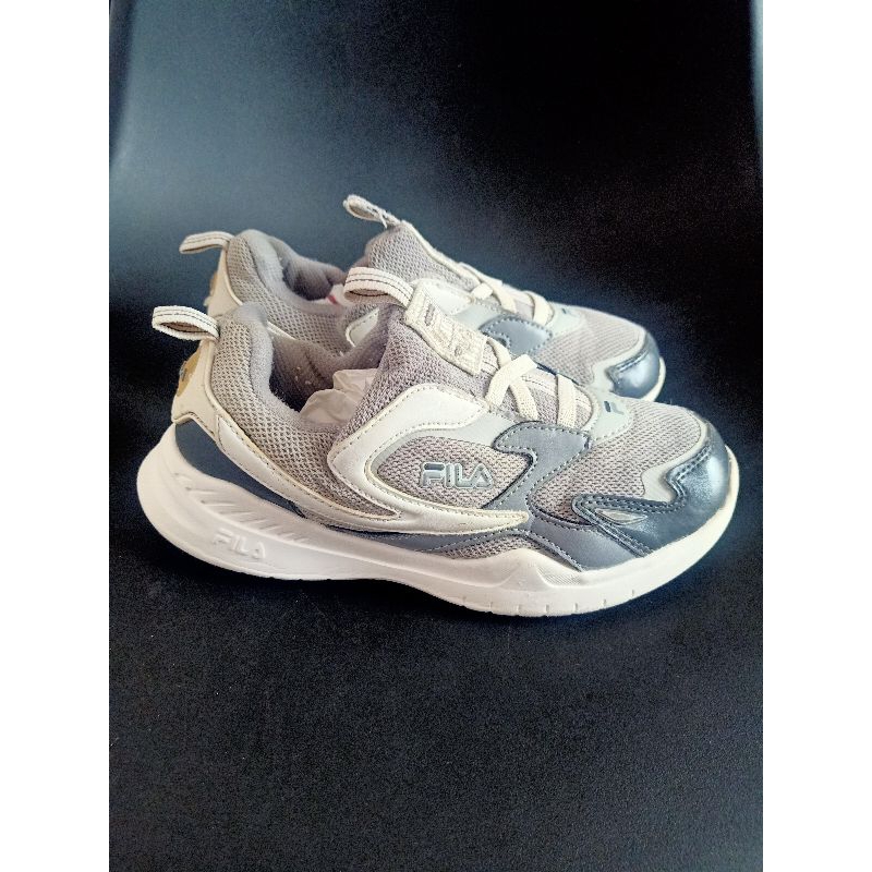 FILA - SEPATU ANAK FILA PRELOVED
