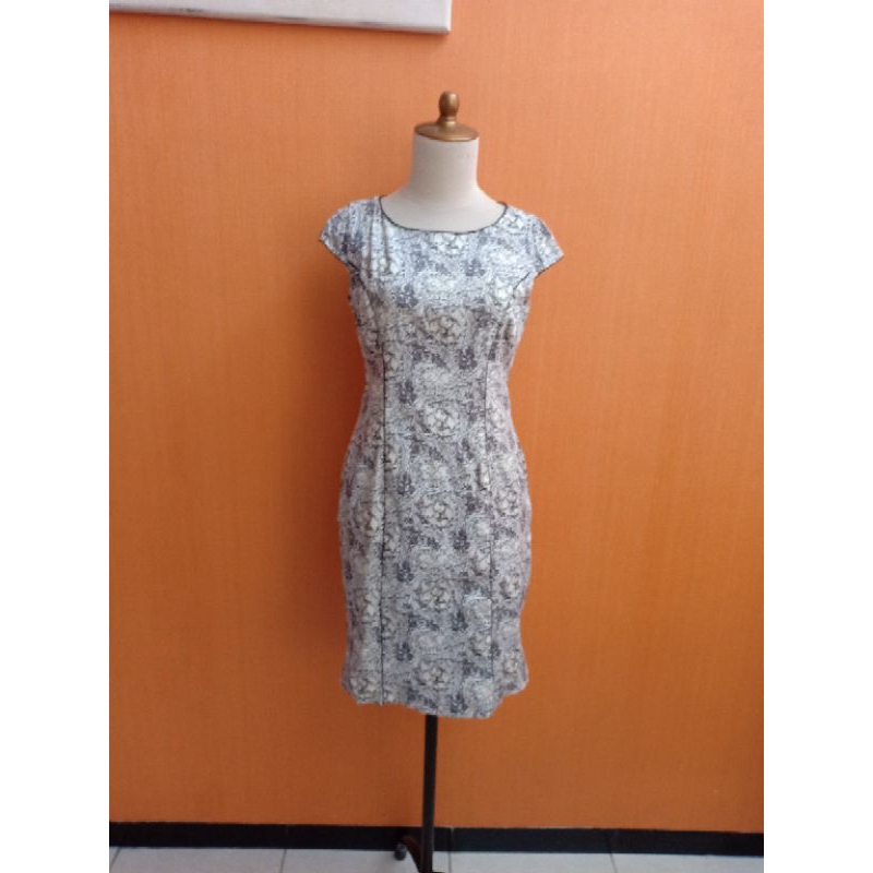 mini midi dress wanita putih motif batik hitam THE EXECUTIVE cewek S bodycon M kerja kuliah MEWAH