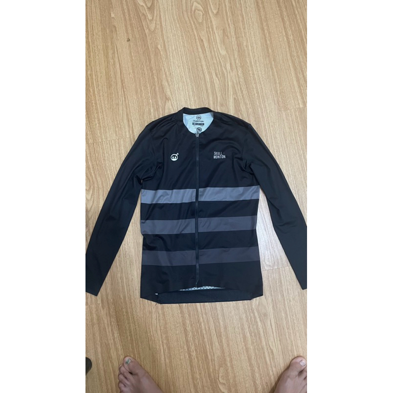 Jersey skul Monton size s preloved
