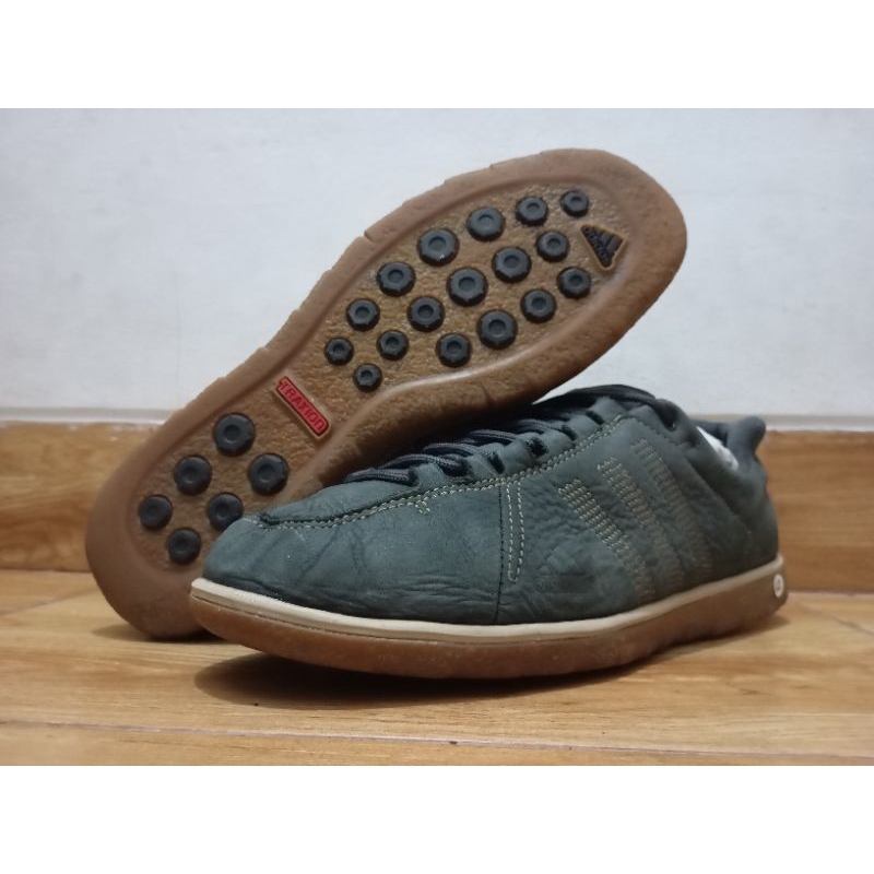 sepatu traxion Adidas zappan DLX