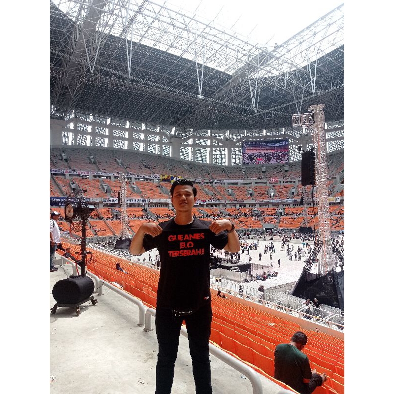 KAOS GUE ANIES ELO TERSERAH