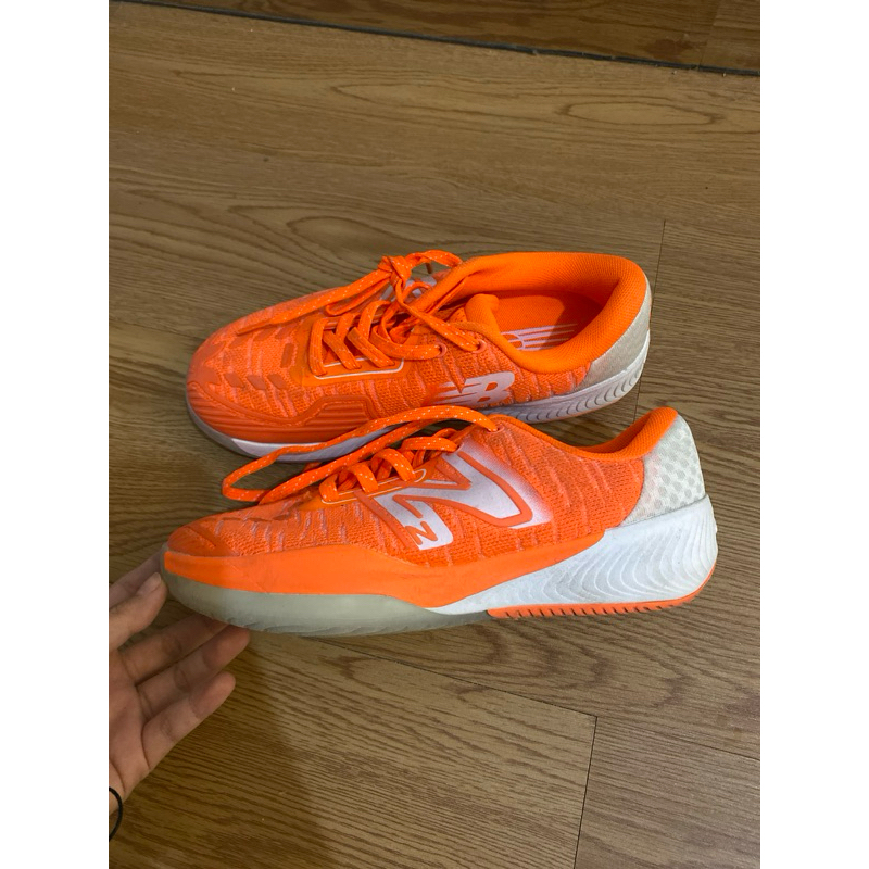 sepatu tennis NB second